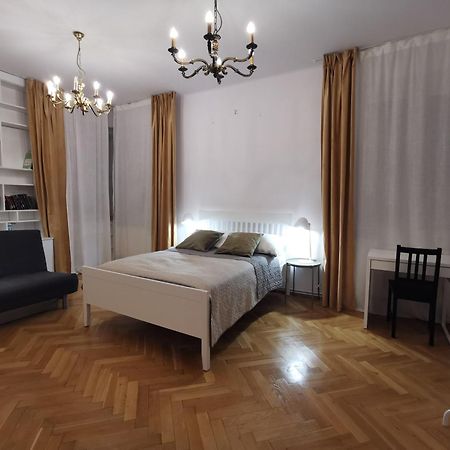 Cozy Spacious Apartment With Balcony Krakau Buitenkant foto