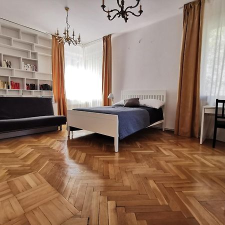 Cozy Spacious Apartment With Balcony Krakau Buitenkant foto